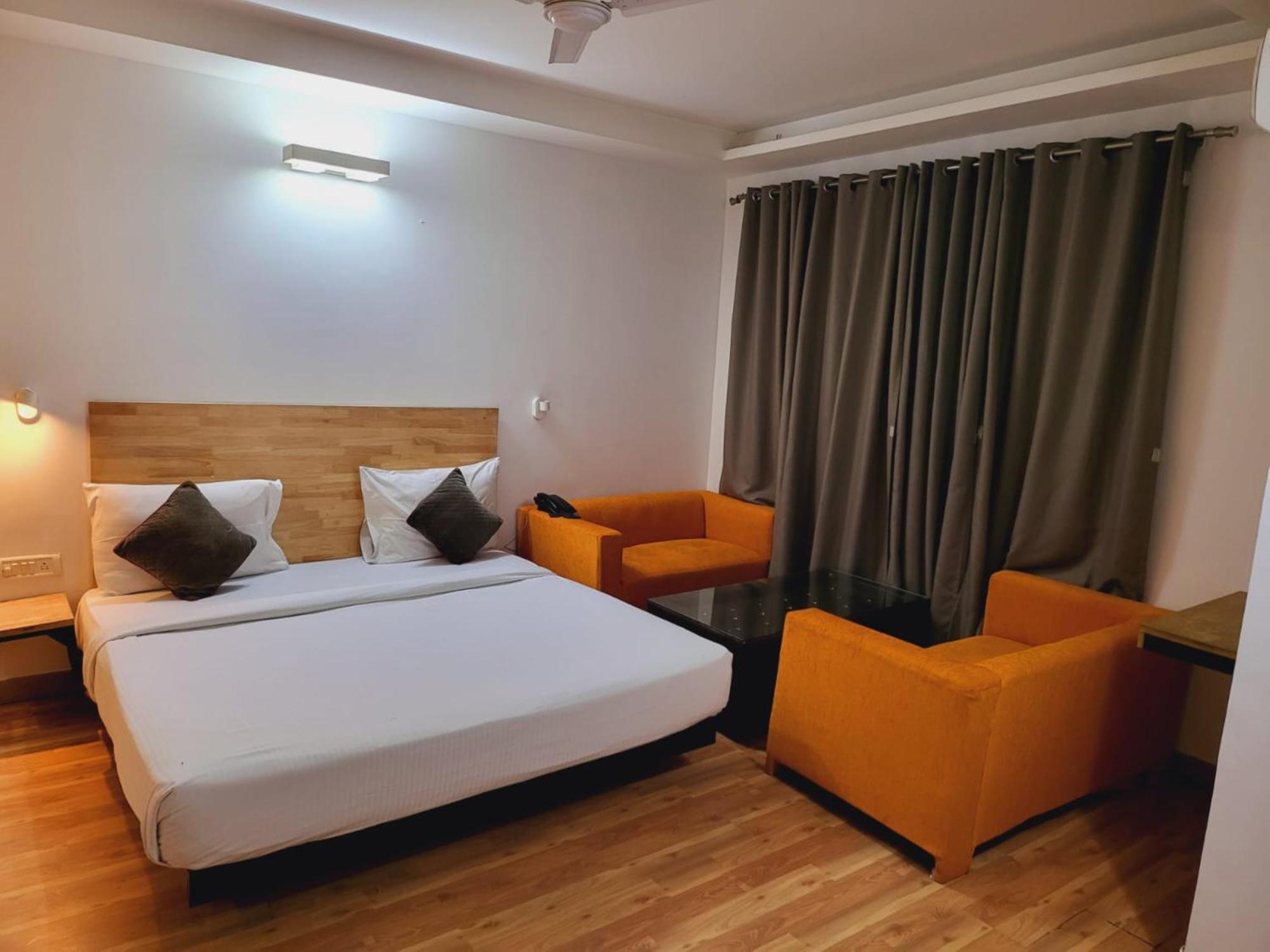 Majestic - East Of Kailash Hotel 3*